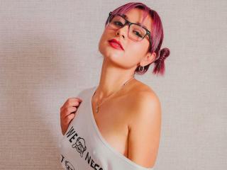 KimVega - Webcam live exciting with a chestnut hair Sexy girl 