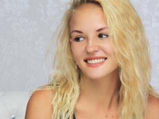 AliciaW - Chat cam hot with this light-haired Sexy girl 