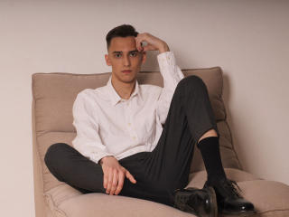 VincentLaw - Chat live en direct avec ce Homme caucasien sur le service Xlove-Gay 