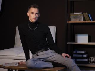 VincentLaw - Live cam excitant avec un Homme avec le sexe épilé  