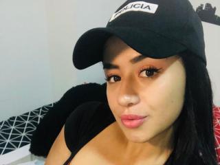 NatashaJhons - Chat live hard with this shaved vagina 18+ teen woman 