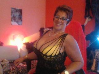 Bettina - Webcam live hot with a massive breast Mature 