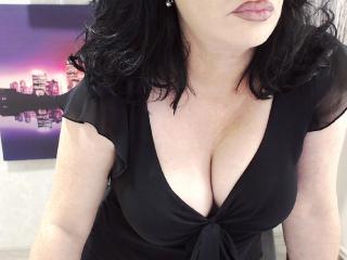 JolieAnya - Webcam live sex with this White MILF 