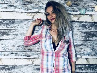 RedYasmine - online chat xXx with a shaved genital area Hot chicks 