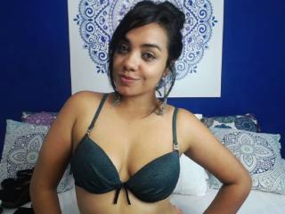 TaylorSweet - Live chat sexy with this Attractive woman with giant jugs 