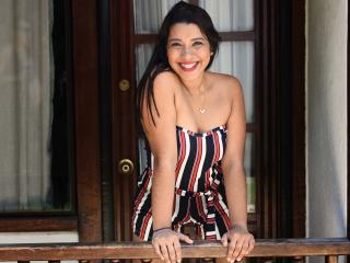 RedScarllet - Webcam live nude with this well built 18+ teen woman 