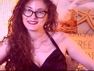 OhMyMoxie - Webcam live porn avec une Admirable jeune canon adepte de fitness sur le service XLove.com 