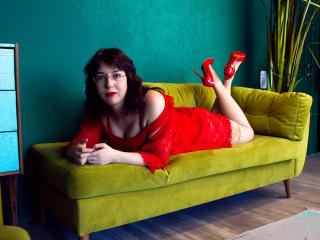 LizClassy - online show hard with this being from Europe Horny lady 