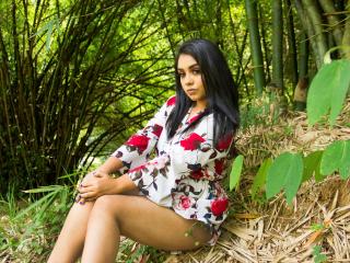 TaylorSweet - online chat hot with a brunet Attractive woman 