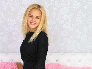 AliciaW - online chat nude with this lean Hot babe 