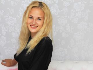 AliciaW - Show live exciting with a White Young and sexy lady 