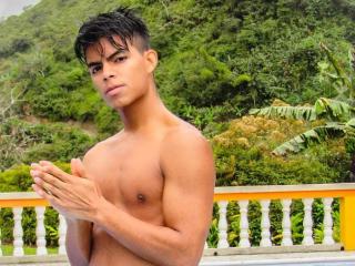 ErosBrad - Chat porn with this latin american Gays 