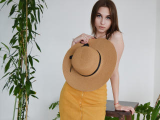 EmmaThomas - Webcam sex with this Sexy girl with giant jugs 
