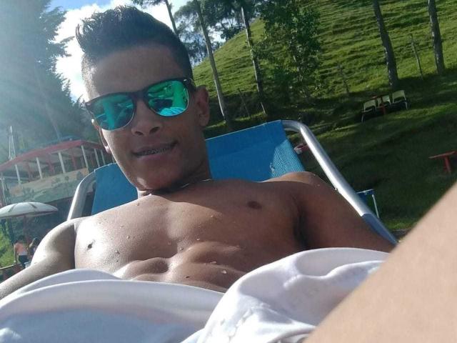 Mathewmilarc - сексуальная веб-камера в реальном времени - 6657469