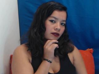 Vallentinaa - Chat live sex avec une Femme mûre brune foncé sur le service Mature-Cam 