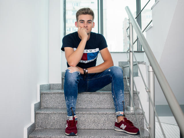 ChrisMalone - Live porno og sexkamera - 6665829