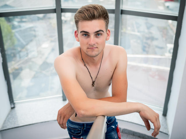 ChrisMalone - Live porno og sexkamera - 6665849