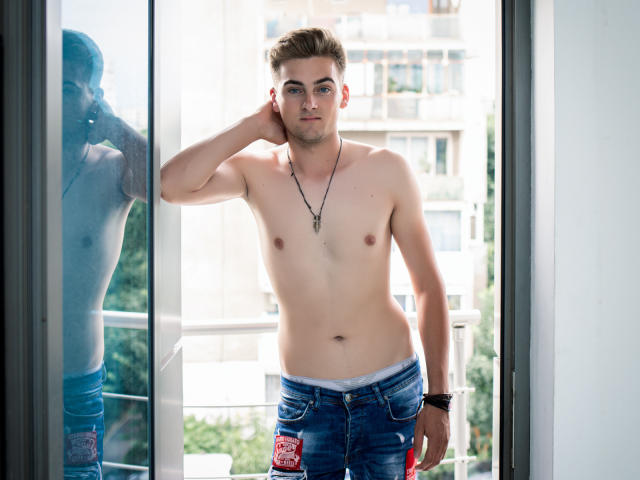 ChrisMalone - Live porno og sexkamera - 6665859