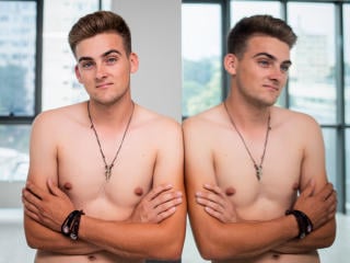 ChrisMalone - Web cam intime avec un Couple Gay au sexe entièrement rasé  