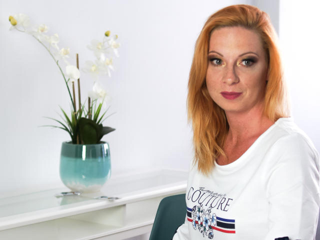GloryAnabell - Live chat exciting with this thin constitution Young and sexy lady 