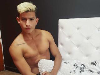 JosephBrowwn - Live porn &amp; sex cam - 6676767