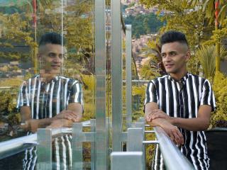 ANTONNI - Webcam live hard with this Gays with toned body 