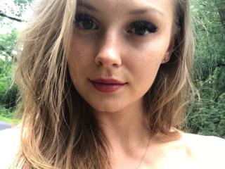 LarissaSexy69 - Chat cam en direct avec cette Magnifique jeune nana très sexy occidentale  