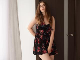 IlayaFlower - Web cam sexy with this cocoa like hair Young lady 