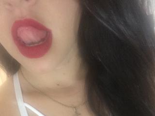 EroticSecretary - Video chat hot with this cocoa like hair MILF 