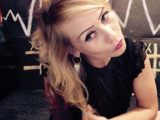 FitDirtyBlondeXX - сексуальная веб-камера в реальном времени - 6744253