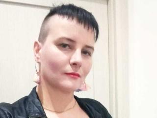 DibellaHorny - Show live x with a European Lady 