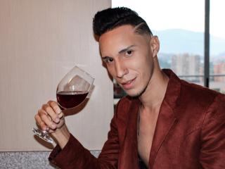AngeloCassanova - Live chat xXx with this Horny gay lads 