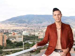 AngeloCassanova - Show live porn with this Horny gay lads 