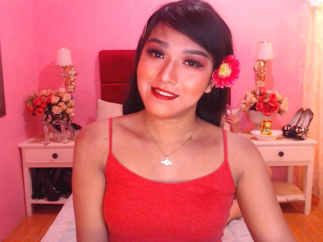 QueenNatalieFox - Show live porn with this ordinary body shape Shemale 