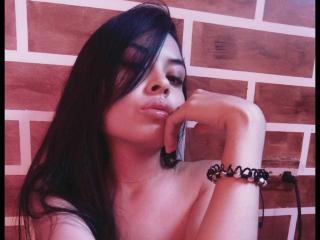 SweetestSophie - Chat cam nude with this latin Nude babe 
