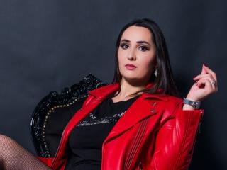 MaitresseTyna - Web cam hot with this brunet Mistress 