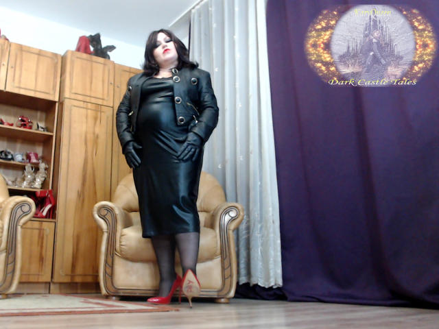 KaryQueen - Web cam hot with a being from Europe Dominatrix 