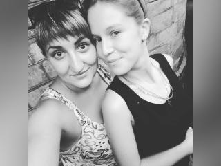 KellyAndYnna KellyAndYnna