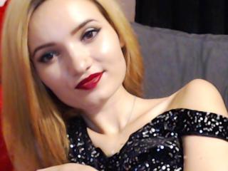 MissVanesa - Show xXx with a shaved private part Exciting young and sexy lady 