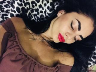 FrancescaMoone - Show live nude with this beefy X young lady 
