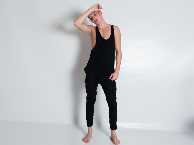 MikeDecker - פורנו בשידור חי ומצלמת סקס - 6873504