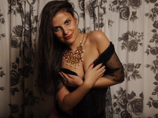 Kareninne - Chat live exciting with this shaved genital area Hot young lady 