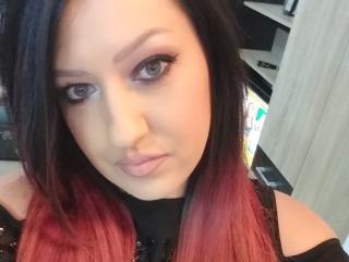 BeauxYeuxx - Webcam live x with this shaved pubis Exciting young and sexy lady 