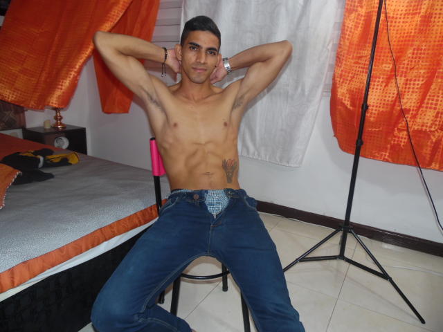 RobertFetiche - Live sex cam - 6918438