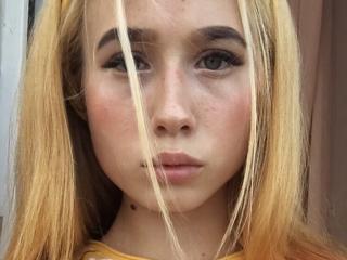 GinaFrost - Show exciting with this White XXx teen 18+ 