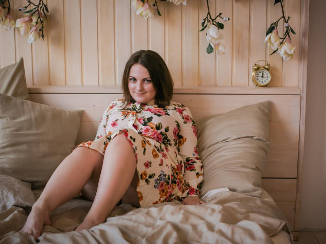 JulietSummer - Live sex cam - 6922198
