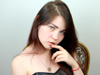 FreshLagoonn - Chat live nude with a lean Exciting 18+ teen woman 