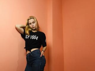 GinaFrost - Live chat sex with a chubby constitution Sex 18+ teen woman 