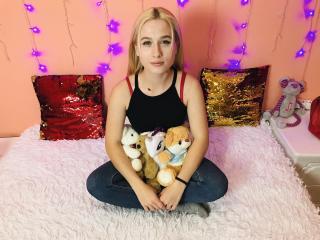 GinaFrost - Live chat sexy with this shaved sexual organ Hot girl 