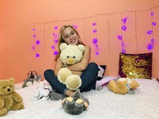 GinaFrost - Chat live nude with a European Hard young lady 